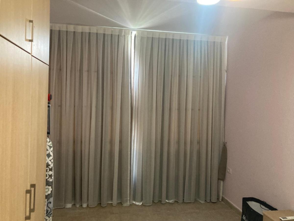 Arbi's Pool View Apartment Golem (Tirana)